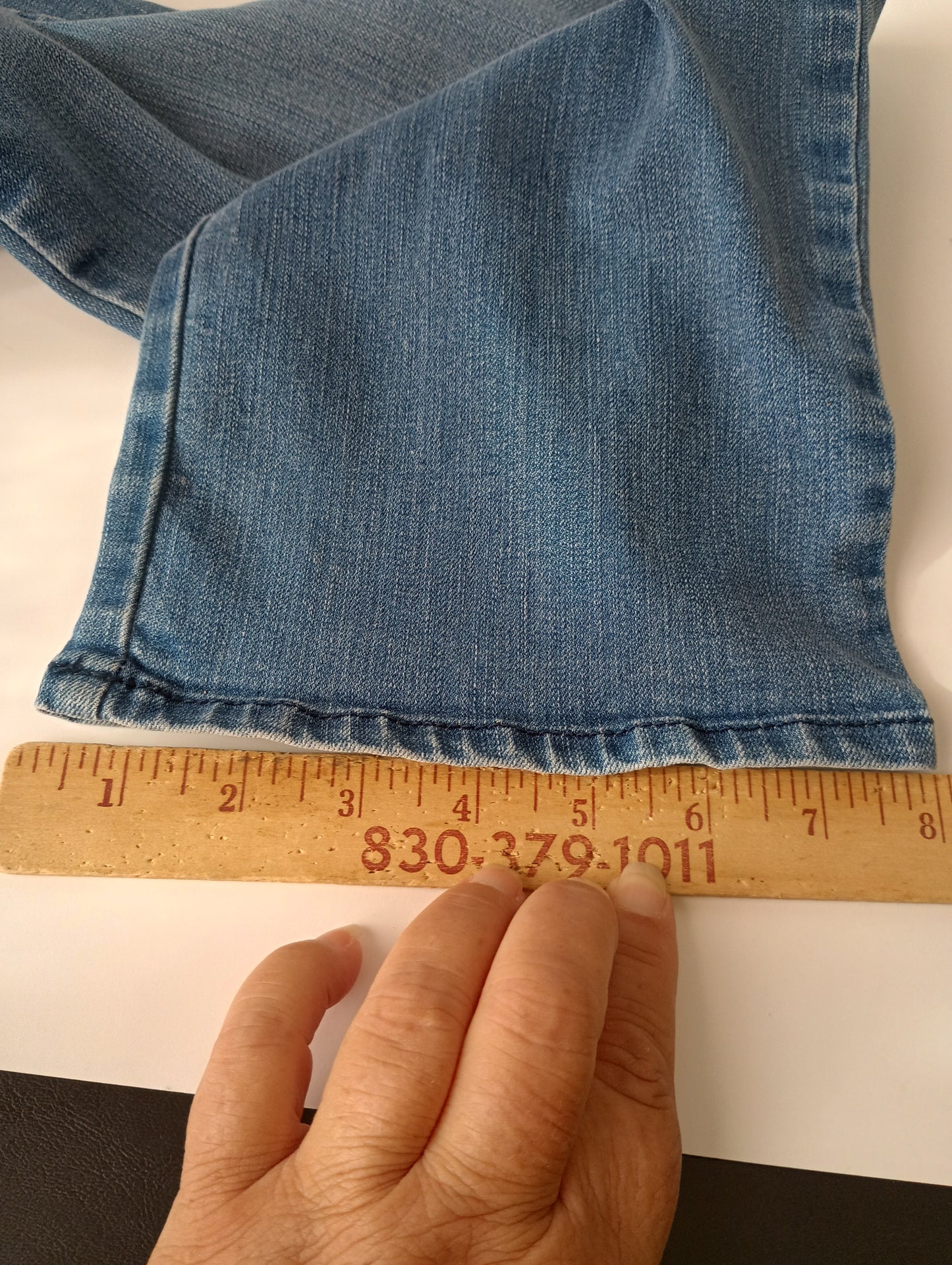 Gloria Vanderbilt Womens All Around Slimming Effect Rail Straight Jeans Size 12 Missy Short