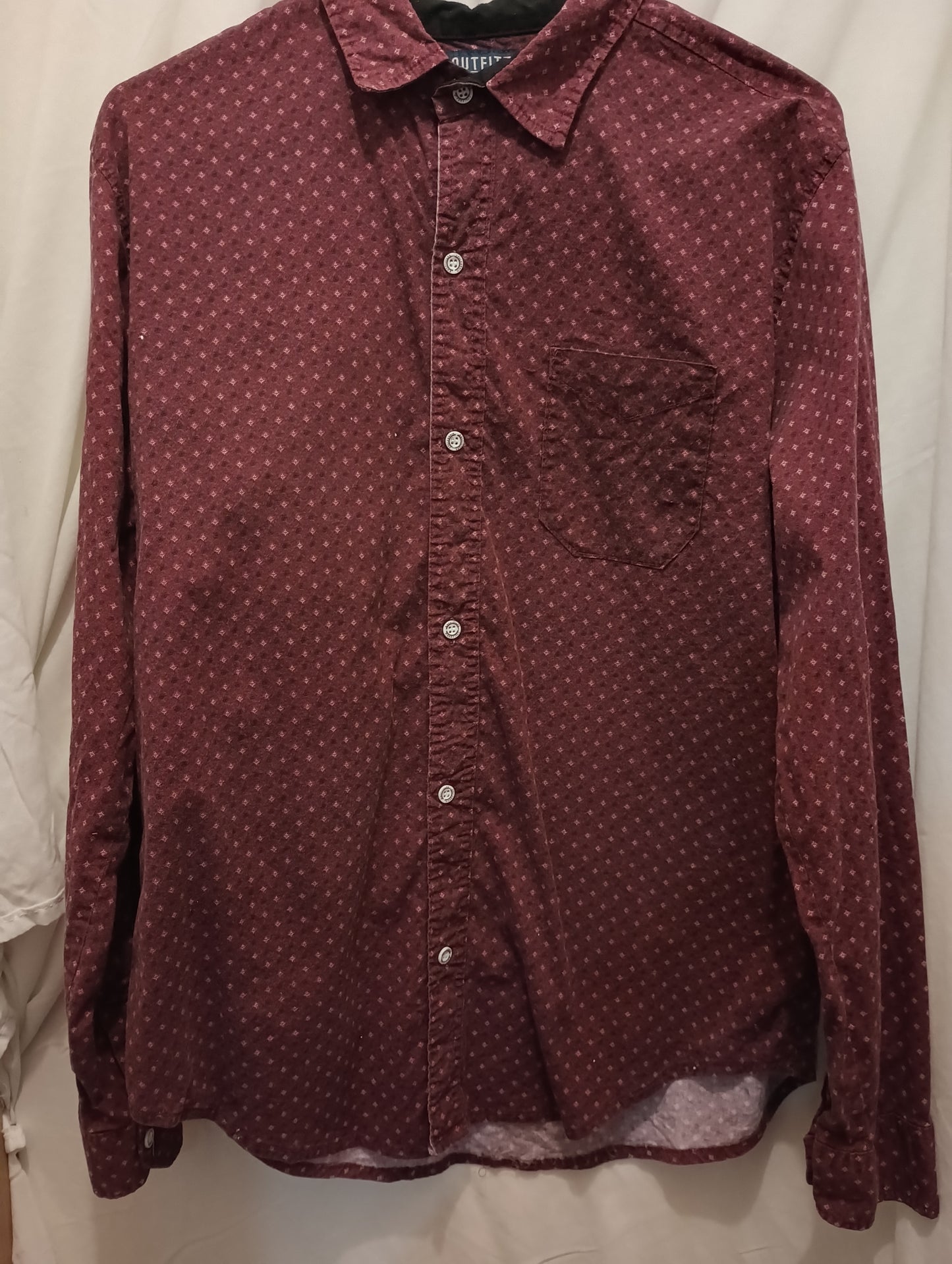 OUTFITTERS Men's XL Long Sleeve Button Down shirt Maroon