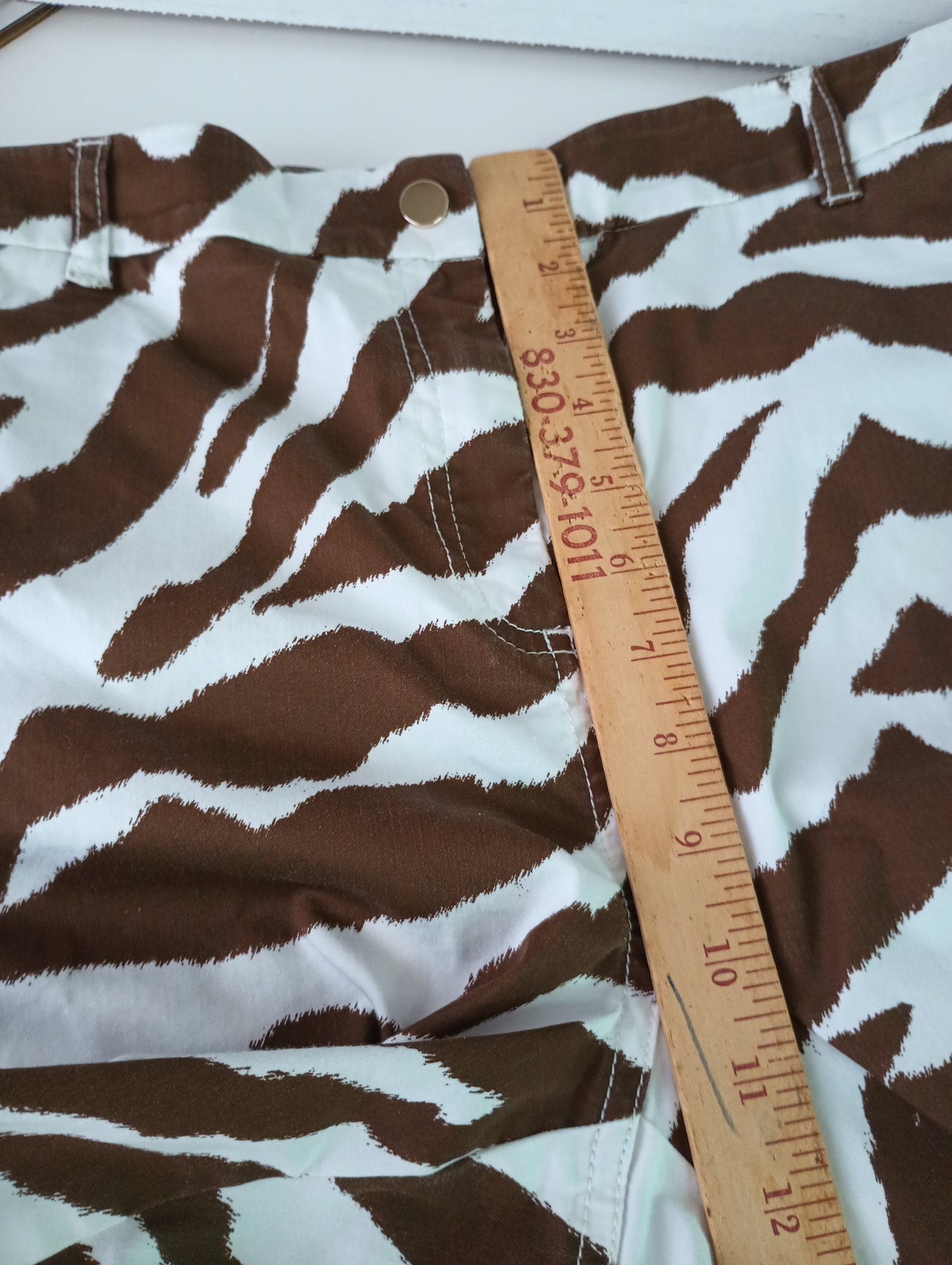 CHICOS Brown Zebra Print Crop Pants Size 2