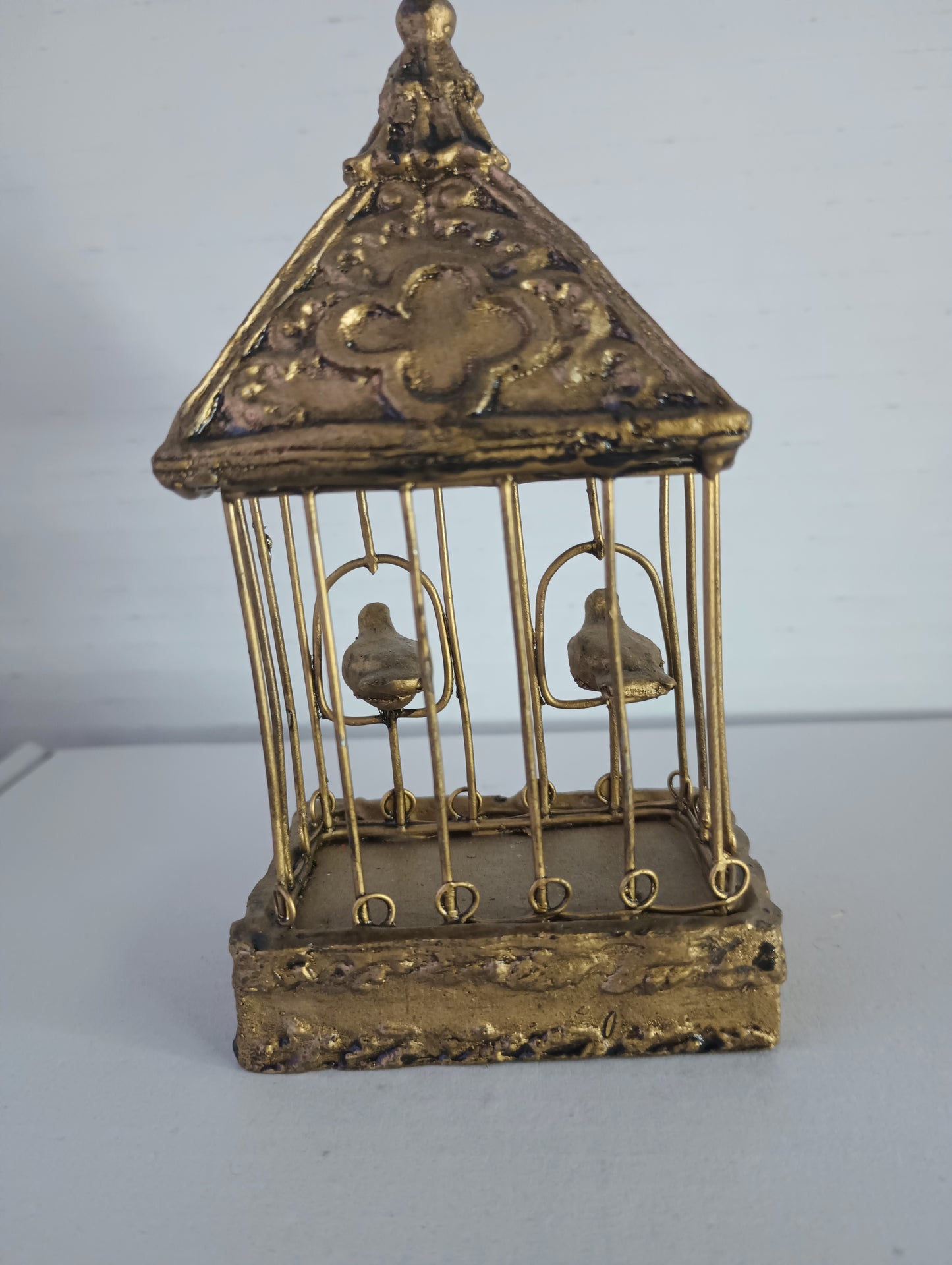 Metal & Resin Ornate Gilded Birdcage with two birds Christmas Ornament Gold 5"