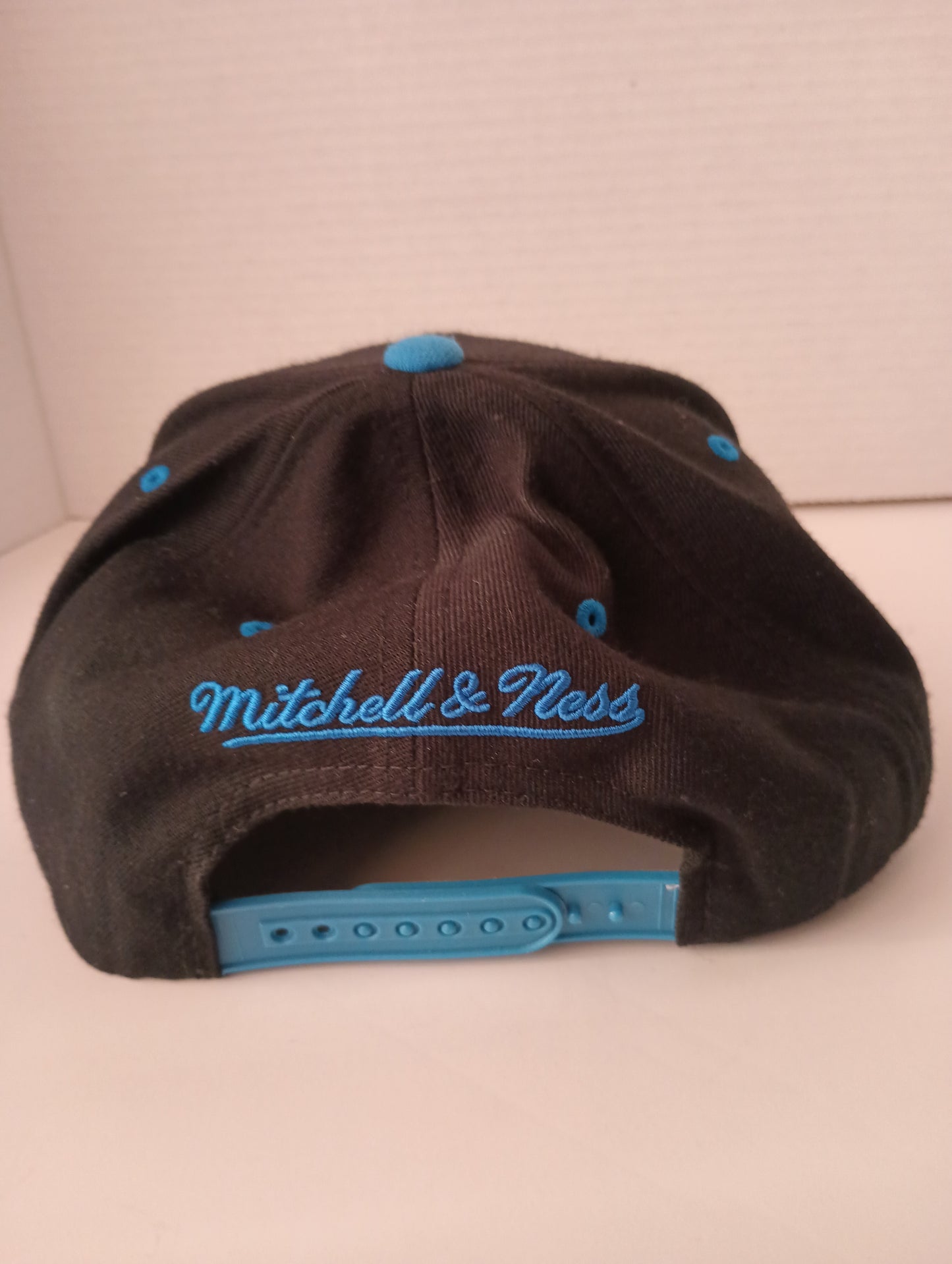 Orlando Magic Mitchell & Ness Hardwood Classics SnapBack Black/Blue Hat