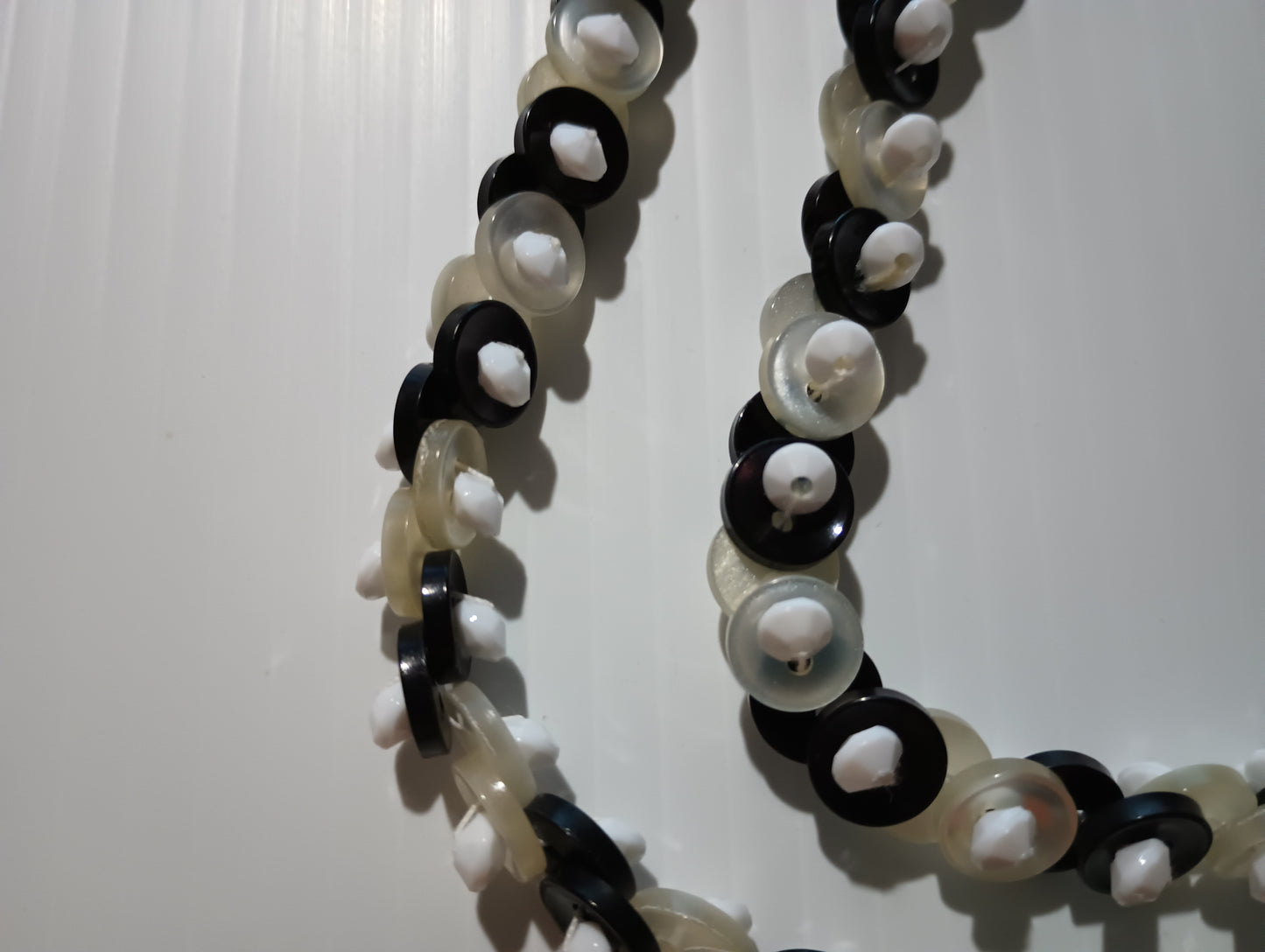 Vintage Black and White Beaded Womens Necklace 30"