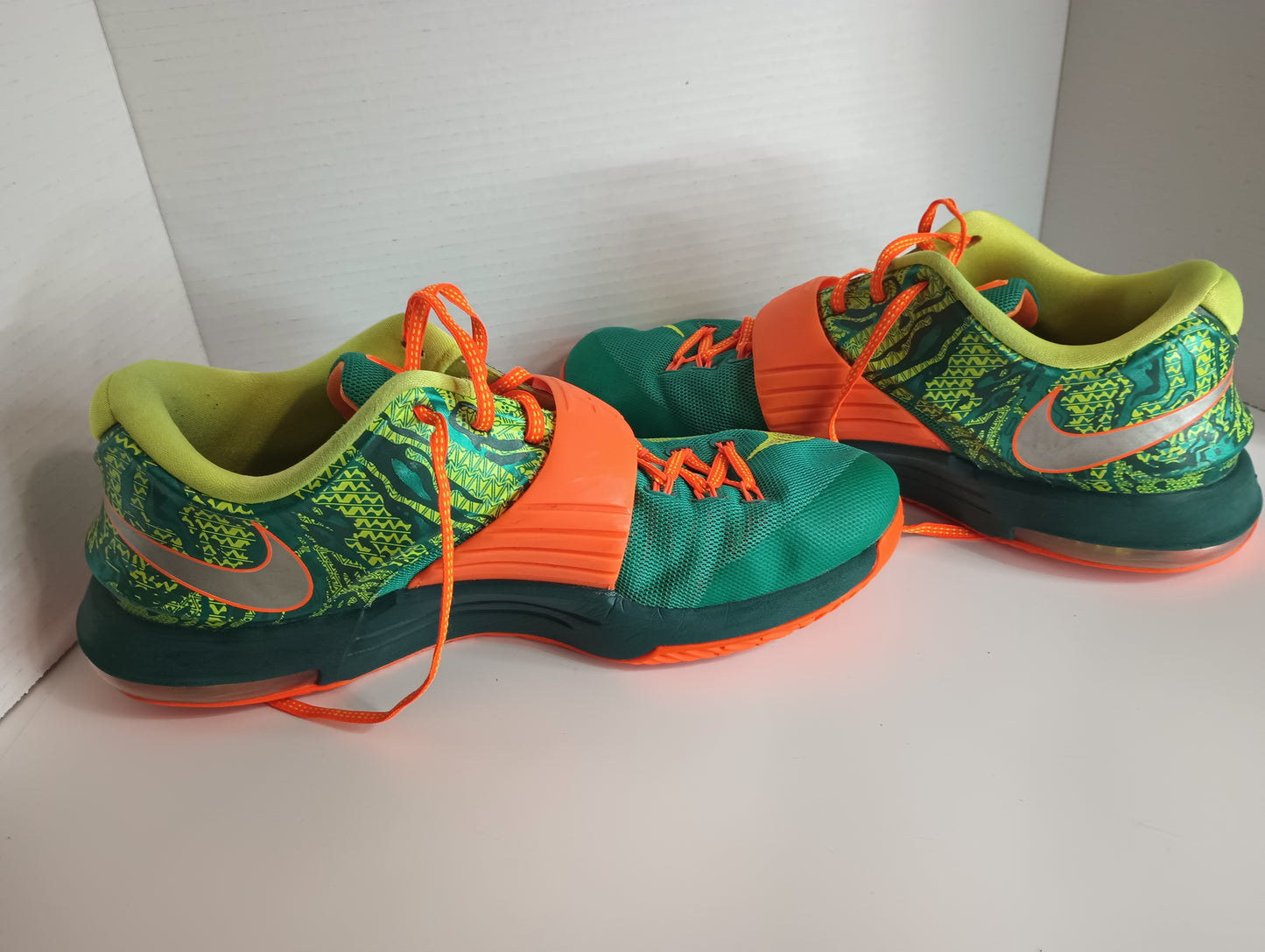 Nike Zoom Men's Basketball Sneakers Size 12 Green, Yellow & Orange Big Chucky Kevin Durante