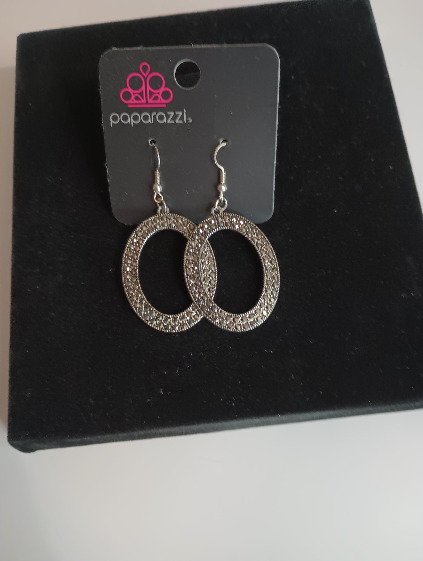 PAPARAZZI Womens Earrings Silver toned