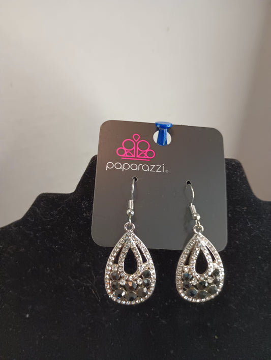 New Paparazzi earrings Silver Black