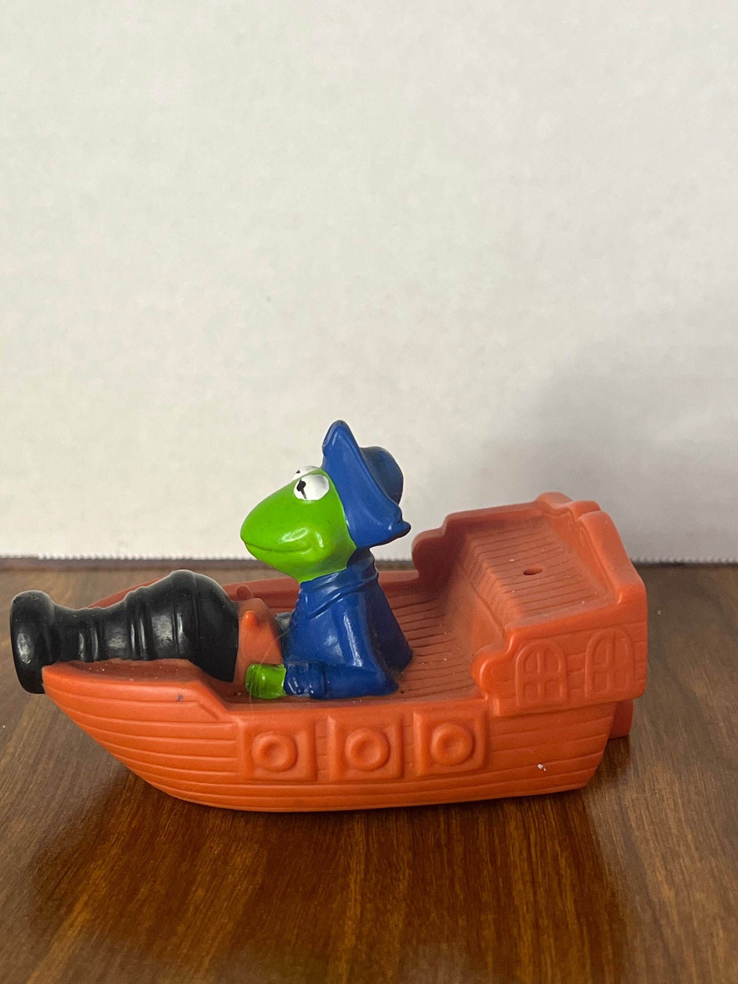 McDonalds Happy Meal Tub Toy - 1995 Henson Muppets Treasure Island