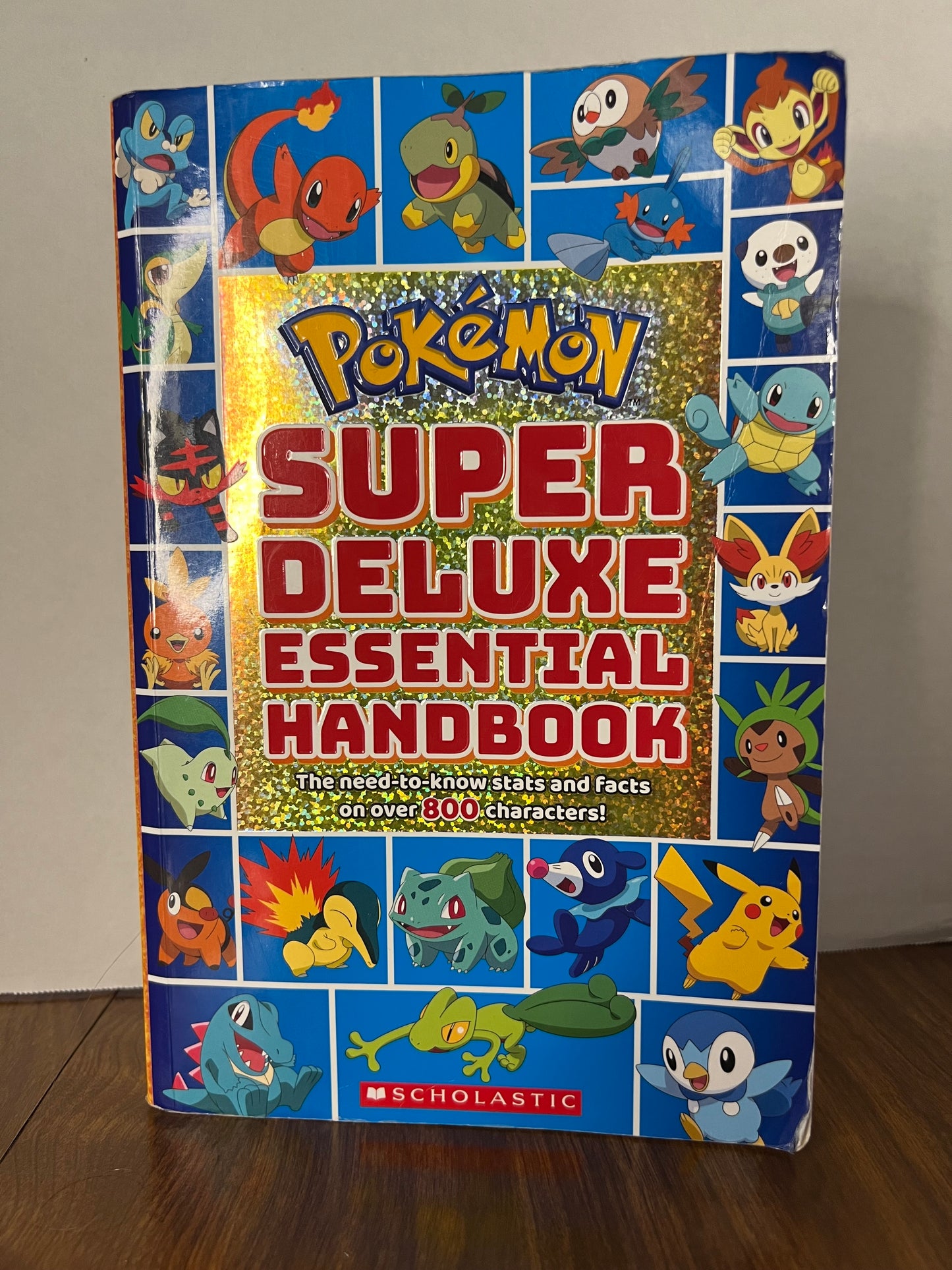 Pokémon Super Deluxe Essential Handbook - 2018 Nintendo