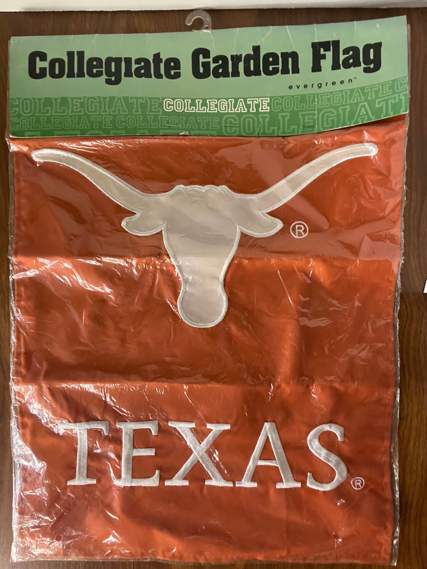 Texas Longhorns Garden Flag - 2010 Evergreen Enterprises, Inc.