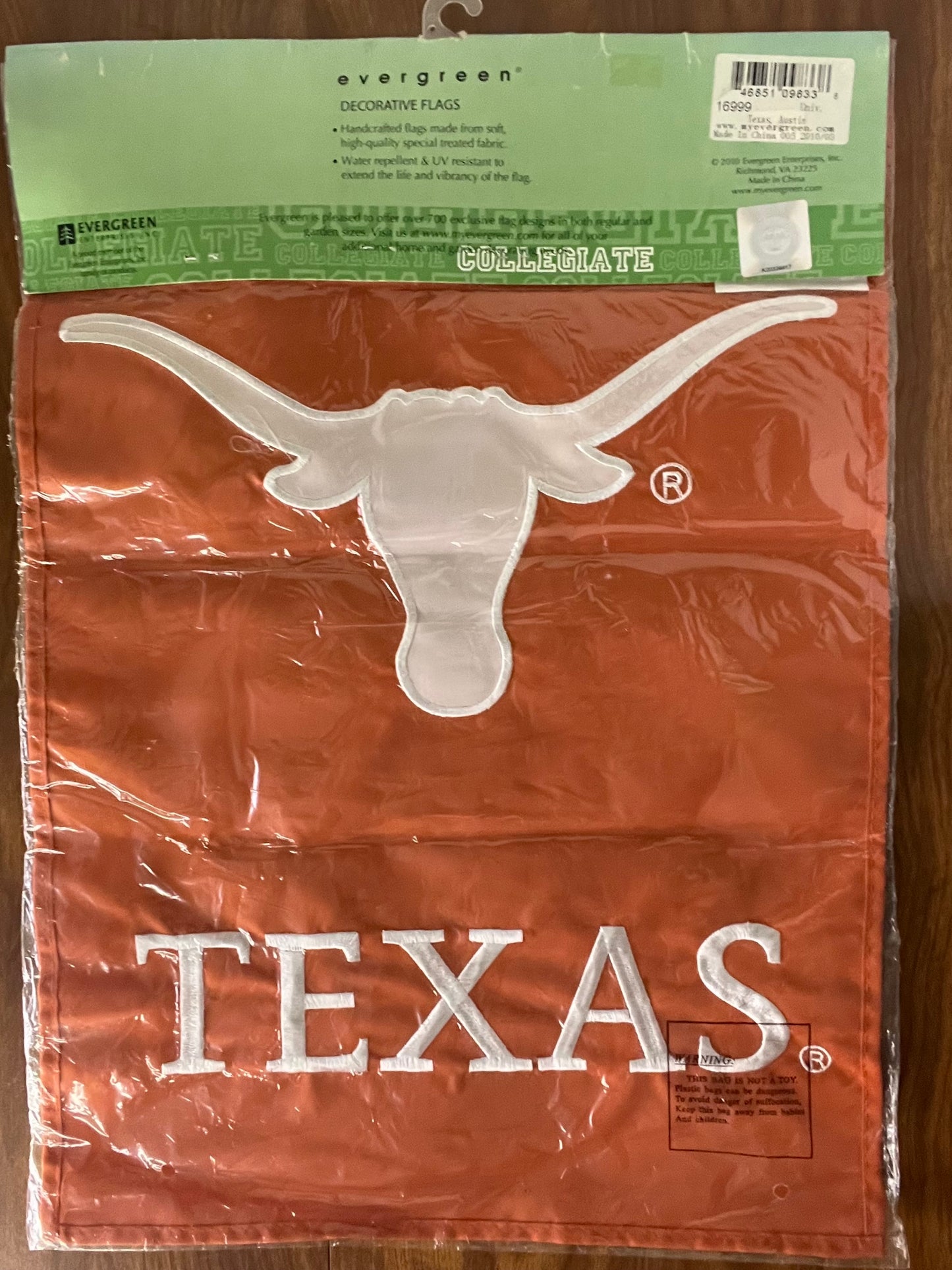 Texas Longhorns Garden Flag - 2010 Evergreen Enterprises, Inc.