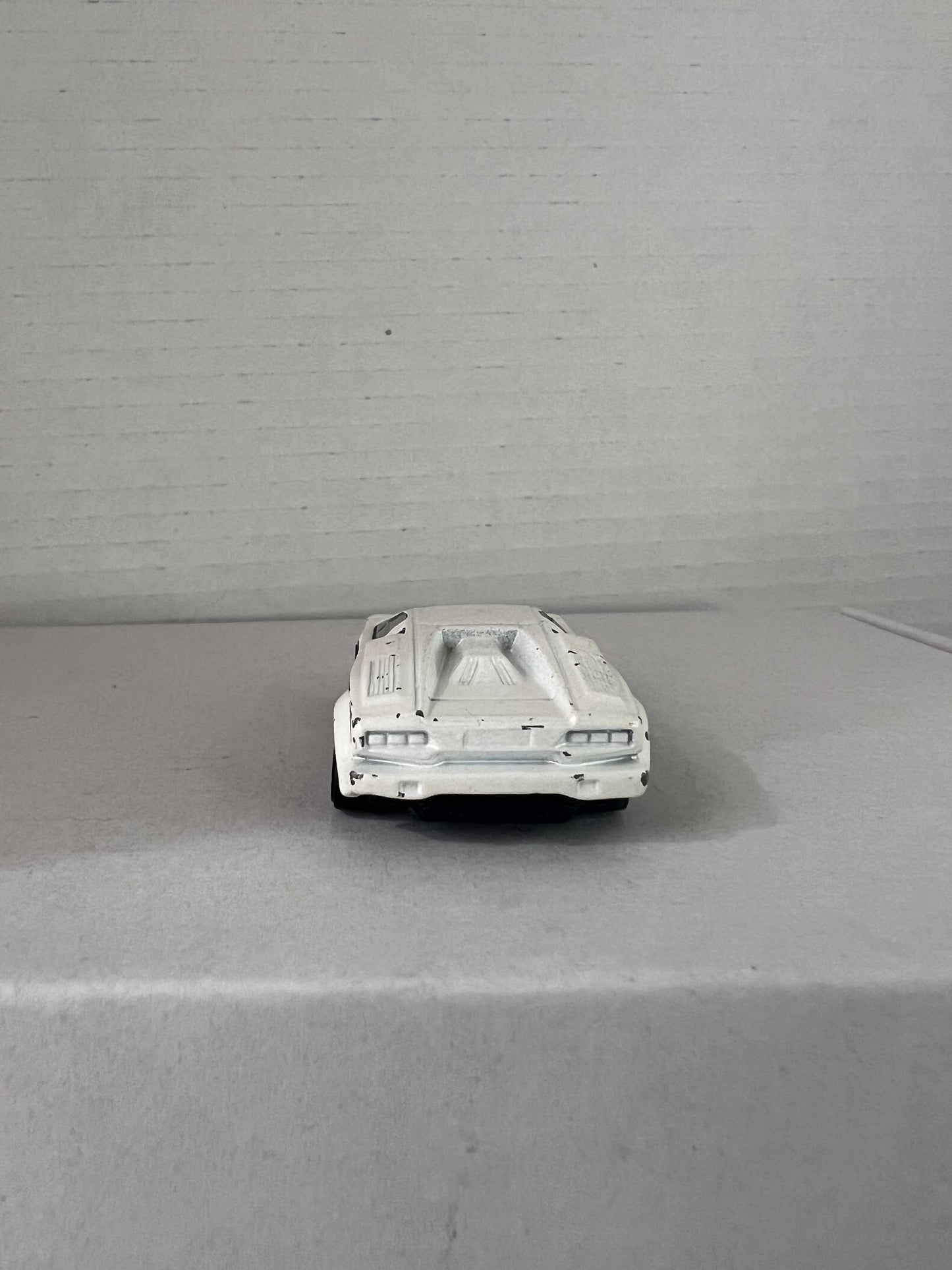 Hot Wheels 25th Anniversary Lamborghini Countach - World Racers (2009) White